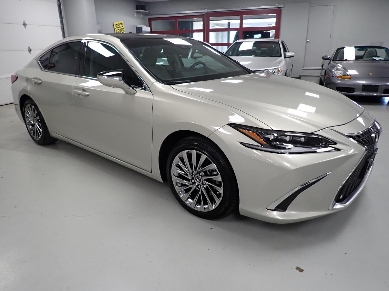 Lexus ES 350 Ultra Luxury 2025