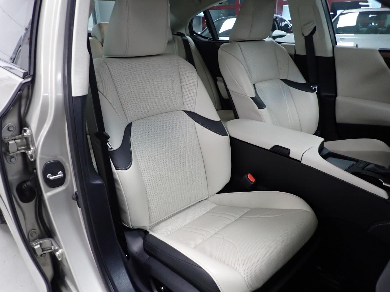 Lexus ES 350 Ultra Luxury 2025