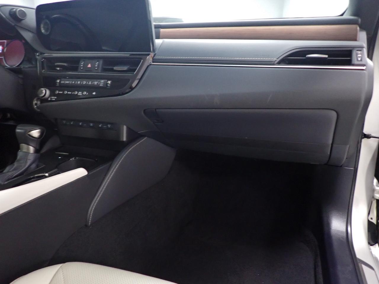 Lexus ES 350 Ultra Luxury 2025