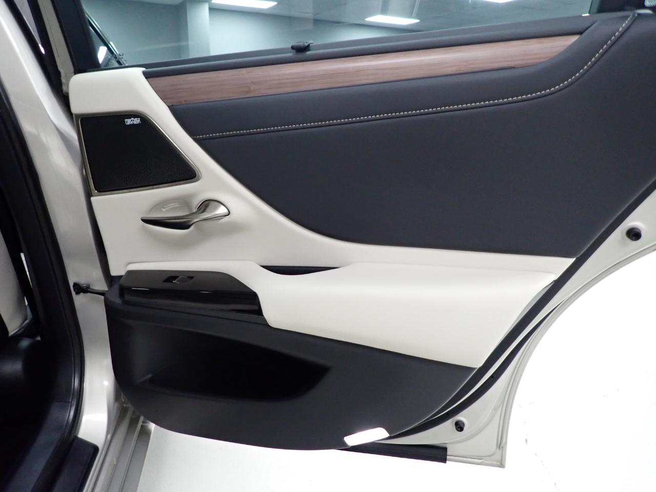 Lexus ES 350 Ultra Luxury 2025