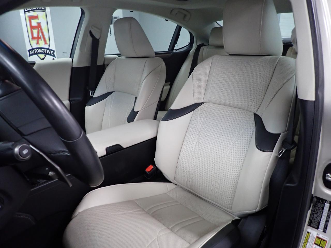 Lexus ES 350 Ultra Luxury 2025