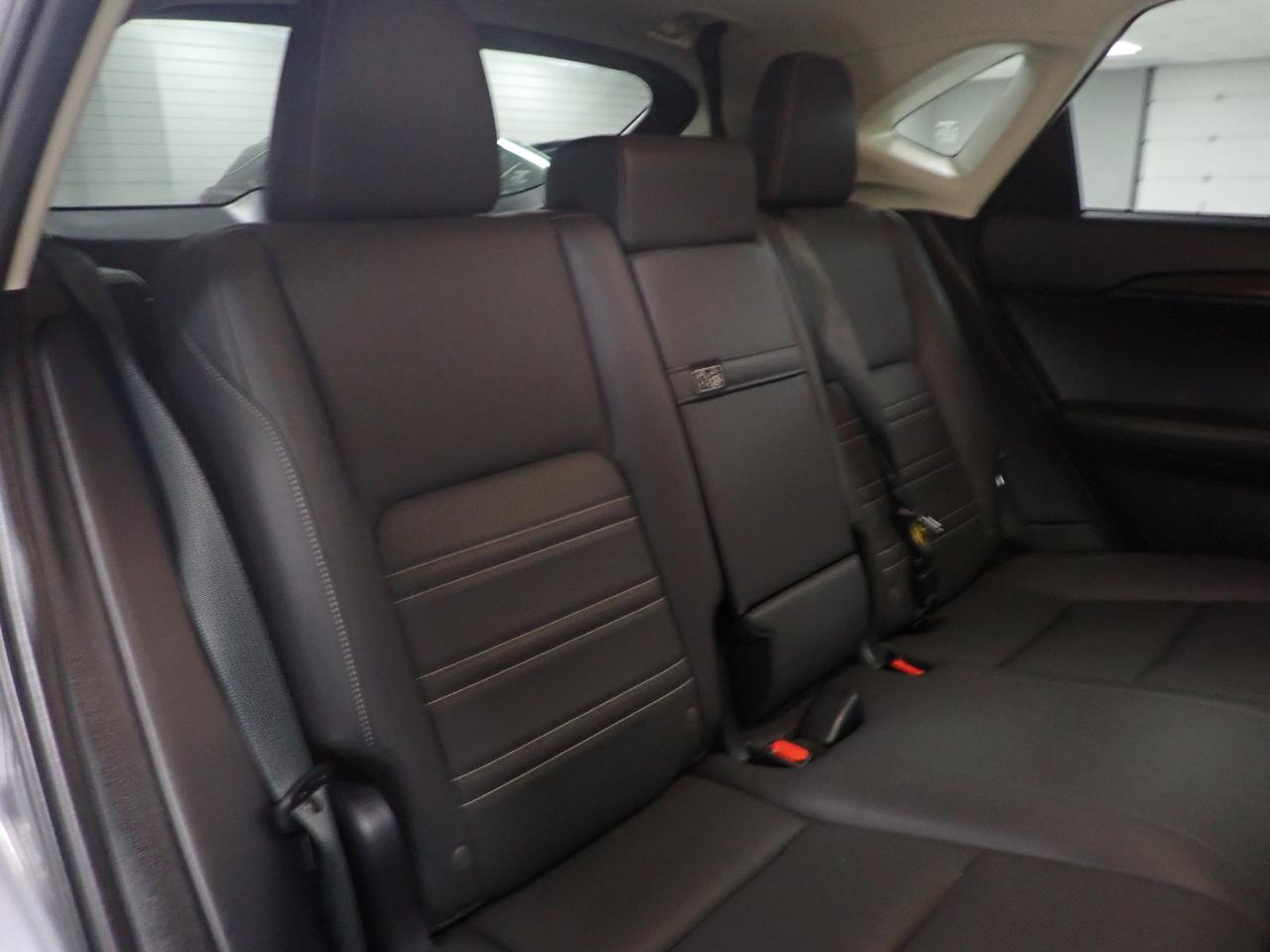 Lexus NX 300h Premium 2020