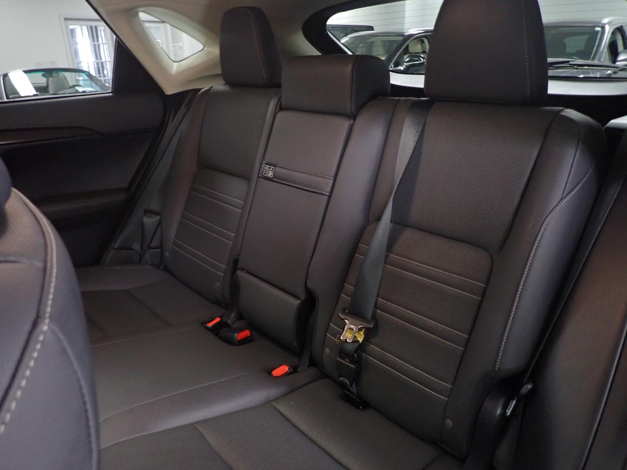 Lexus NX 300h Premium 2020