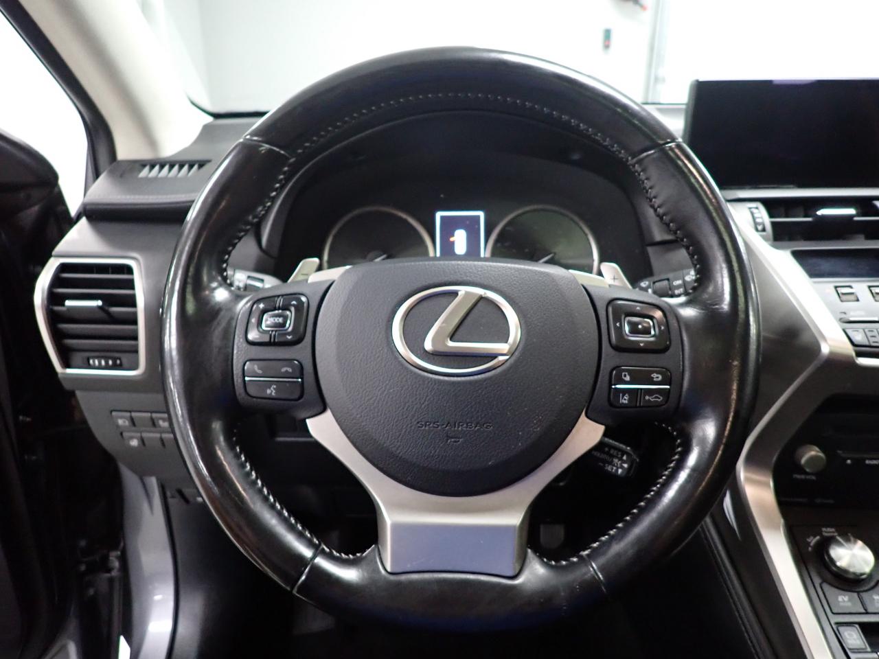 Lexus NX 300h Premium 2020