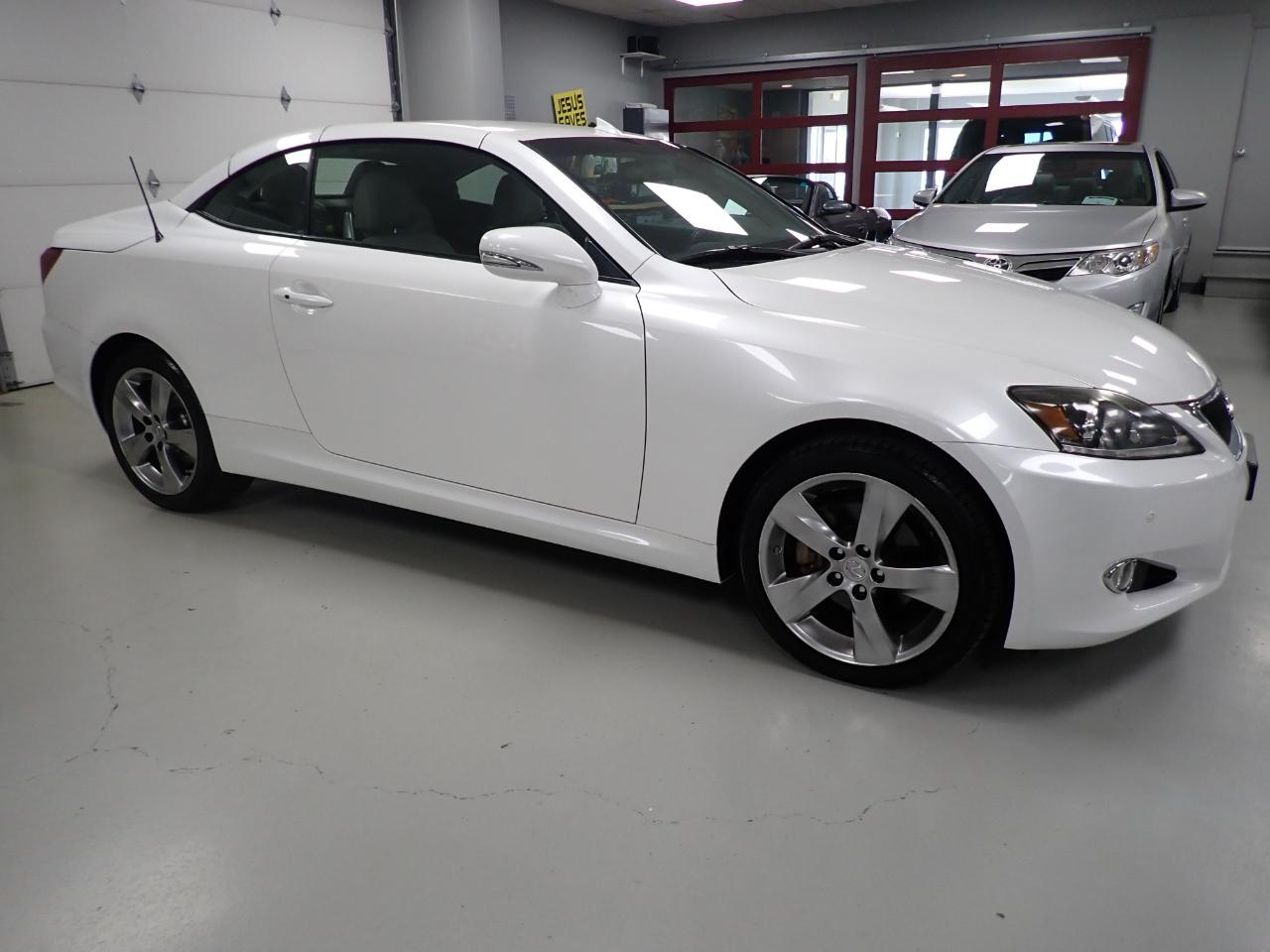 Lexus IS C 250 2011