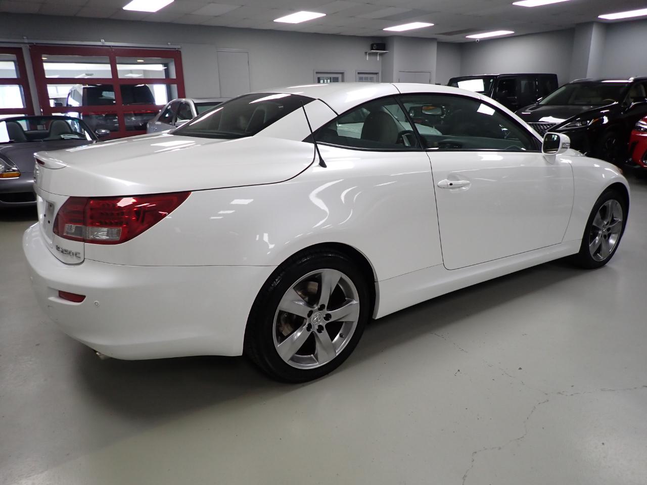 Lexus IS C 250 2011