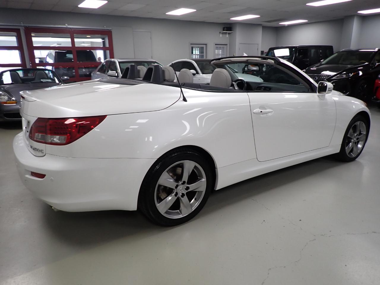 Lexus IS C 250 2011