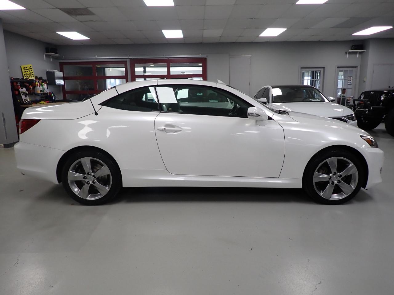 Lexus IS C 250 2011