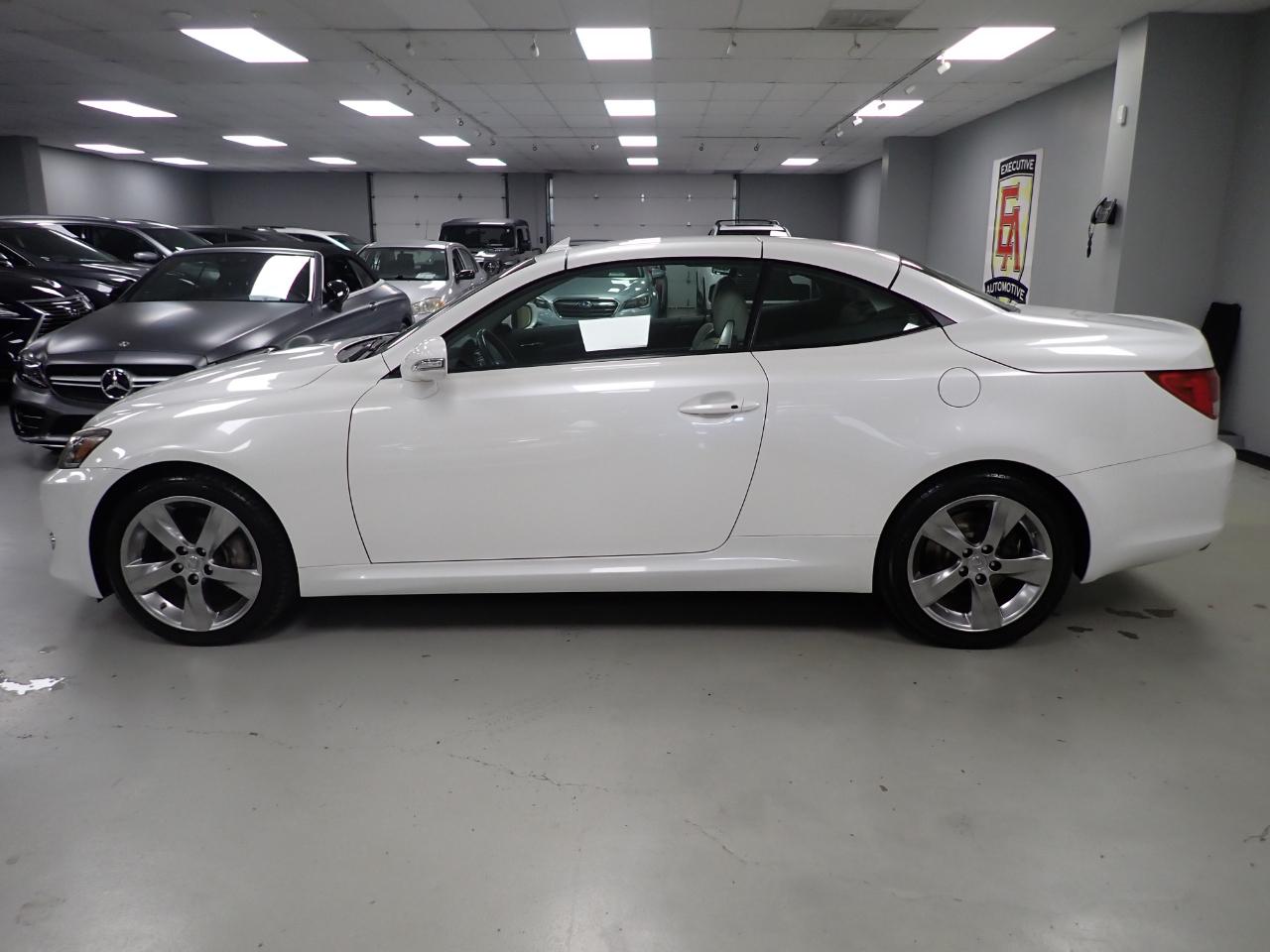 Lexus IS C 250 2011