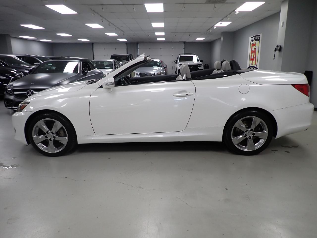 Lexus IS C 250 2011