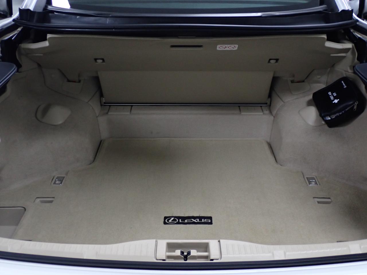 Lexus IS C 250 2011