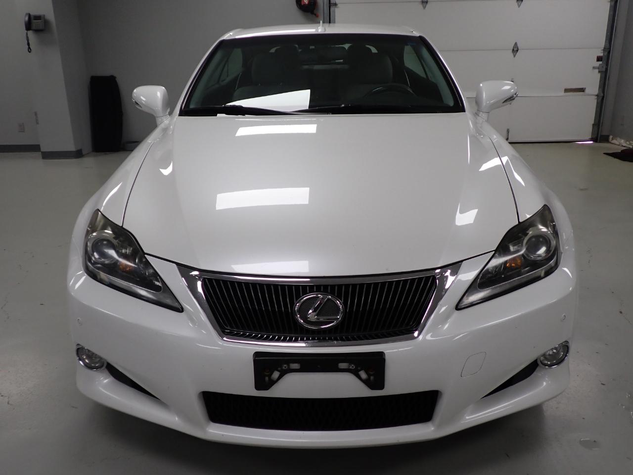 Lexus IS C 250 2011