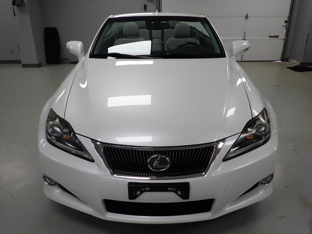Lexus IS C 250 2011