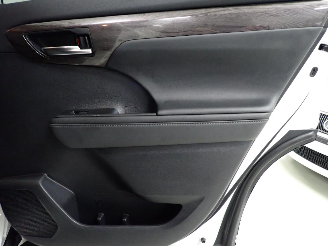 Toyota Highlander  2021