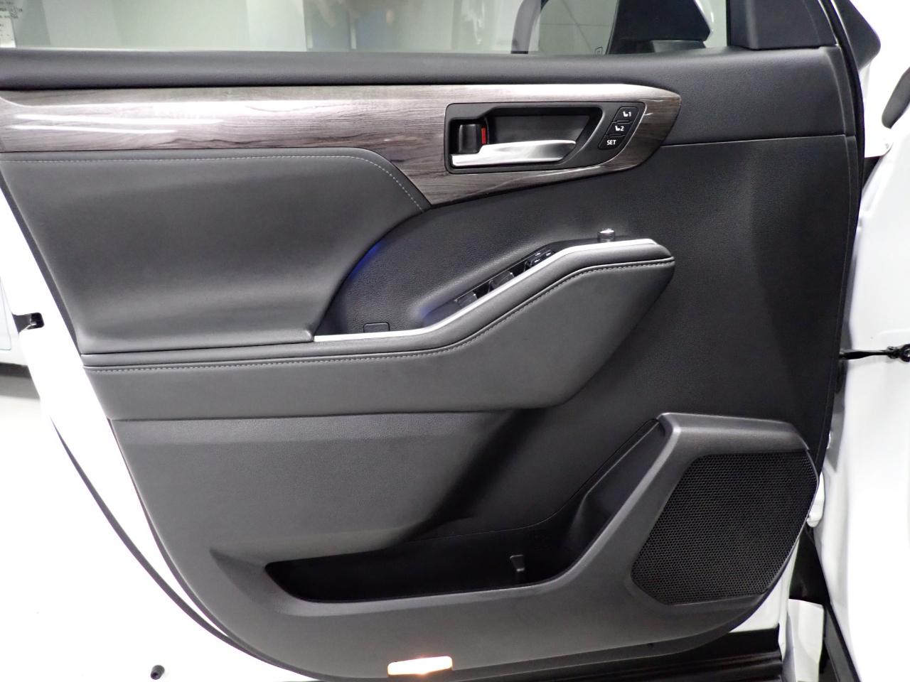 Toyota Highlander  2021