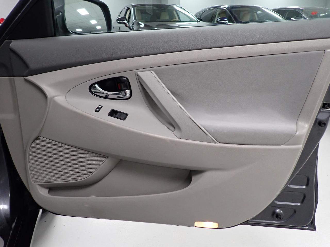 Toyota Camry XLE 5-Spd AT 2009