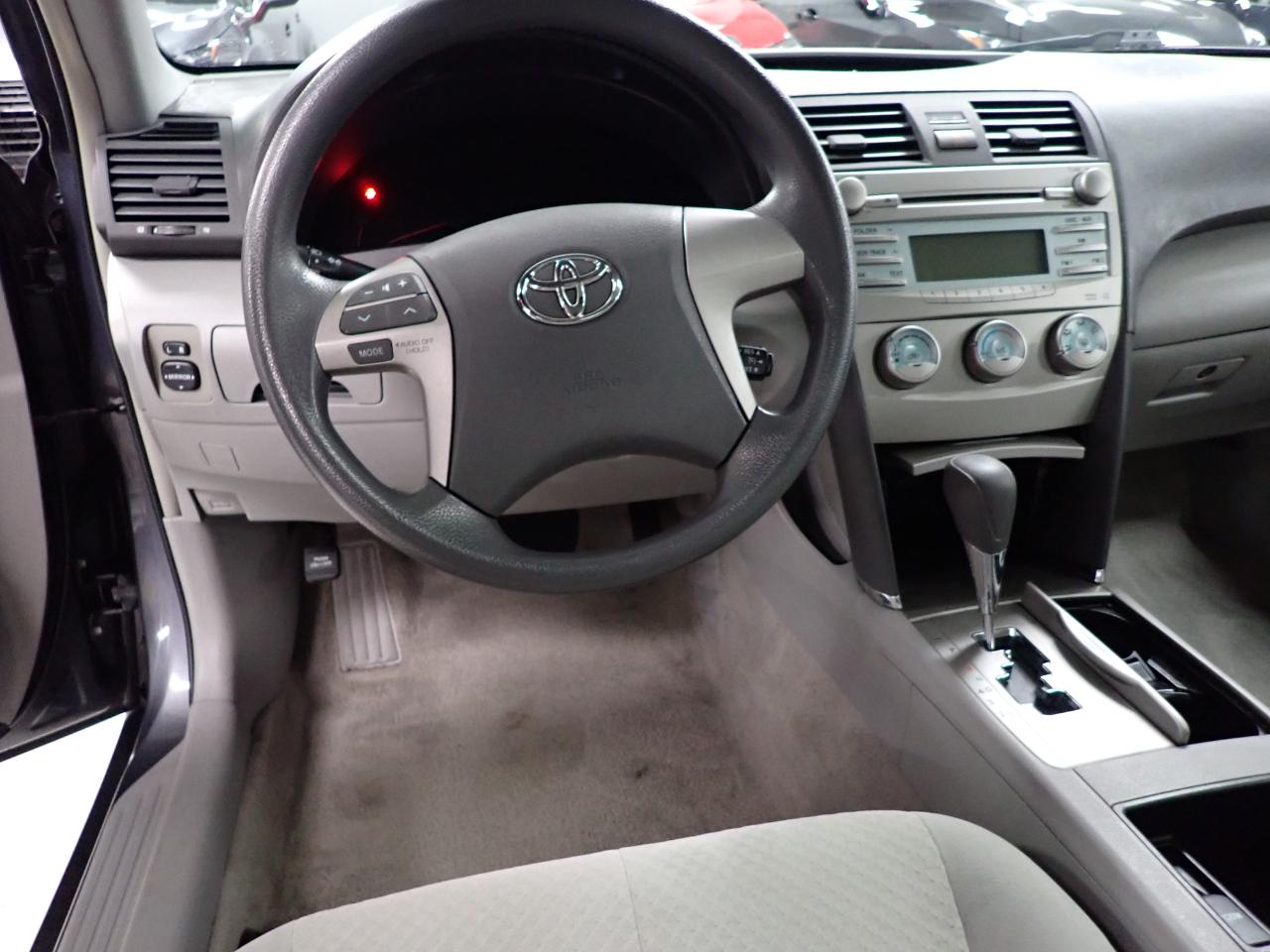 Toyota Camry XLE 5-Spd AT 2009