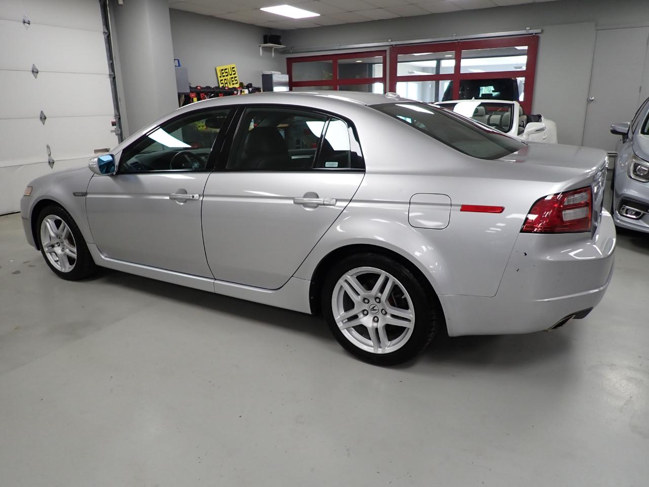 Acura TL 5-Speed AT with Navigation System 2008