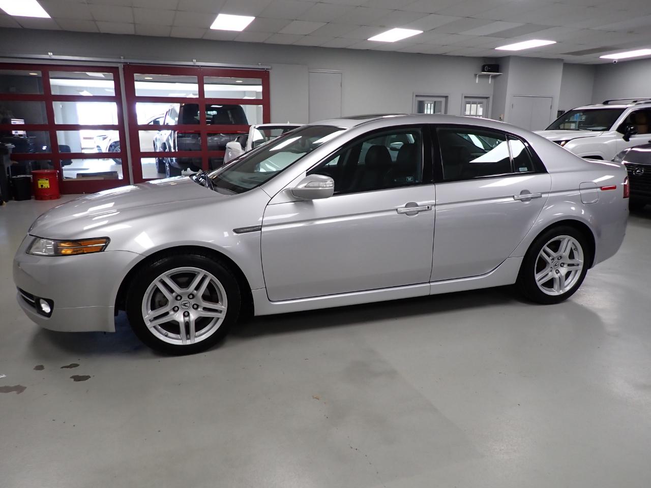 Acura TL 5-Speed AT with Navigation System 2008