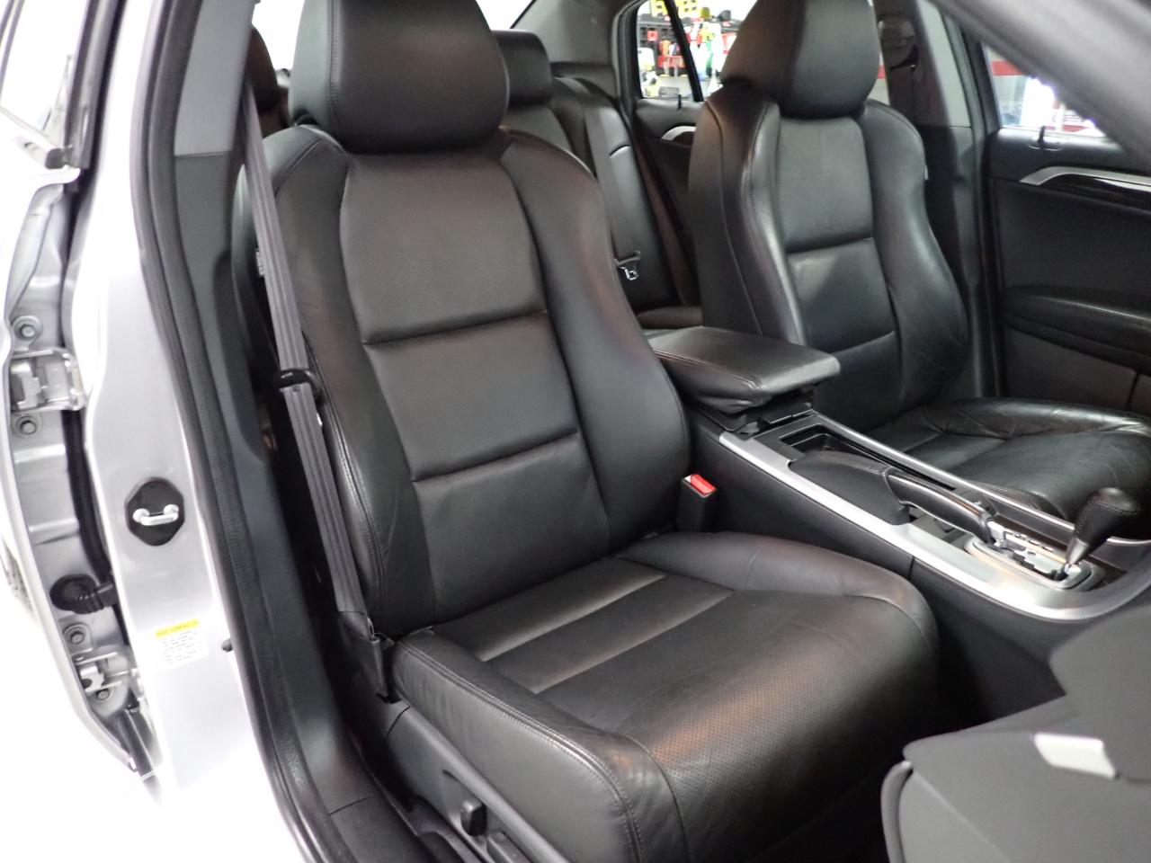 Acura TL 5-Speed AT with Navigation System 2008