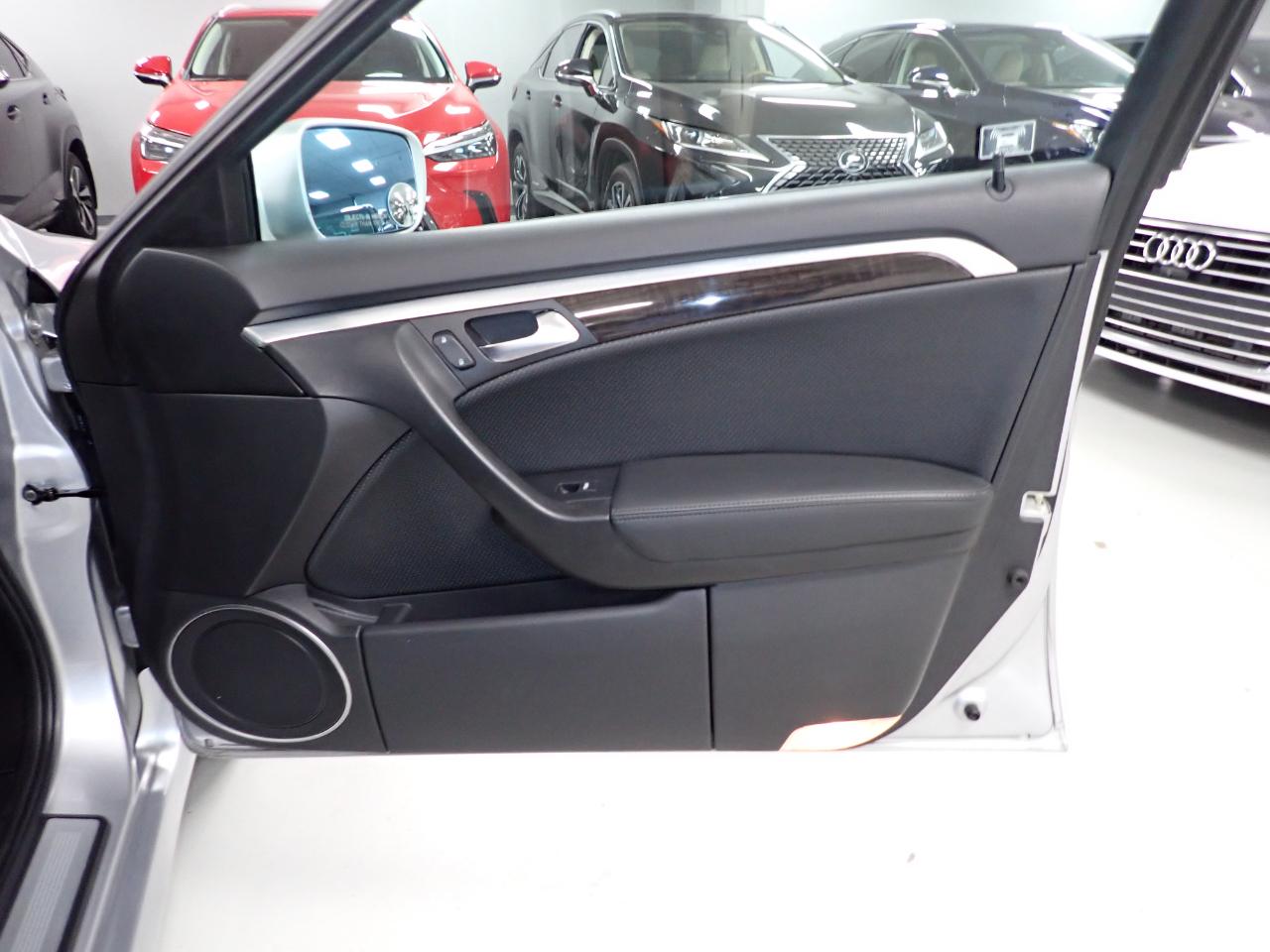 Acura TL 5-Speed AT with Navigation System 2008
