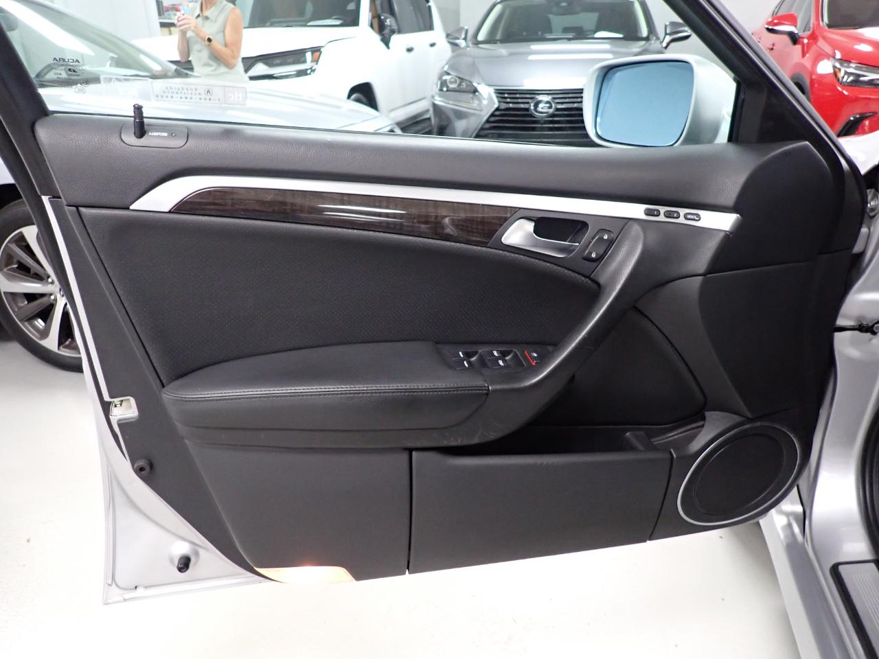 Acura TL 5-Speed AT with Navigation System 2008