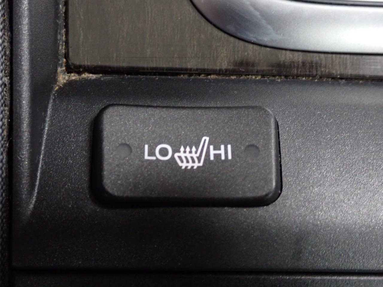 Acura TL 5-Speed AT with Navigation System 2008