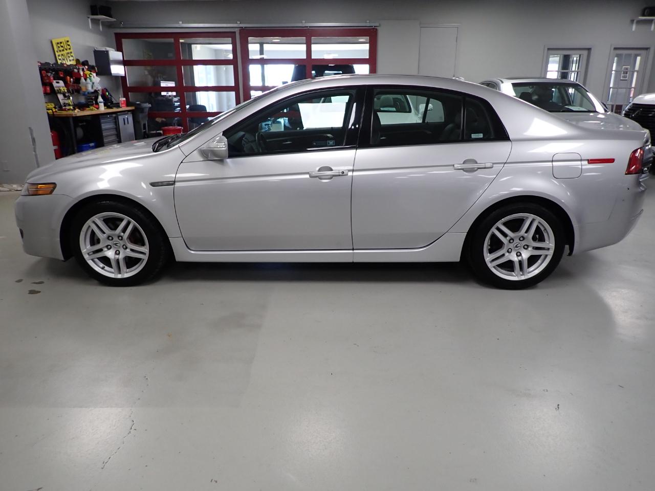 Acura TL 5-Speed AT with Navigation System 2008