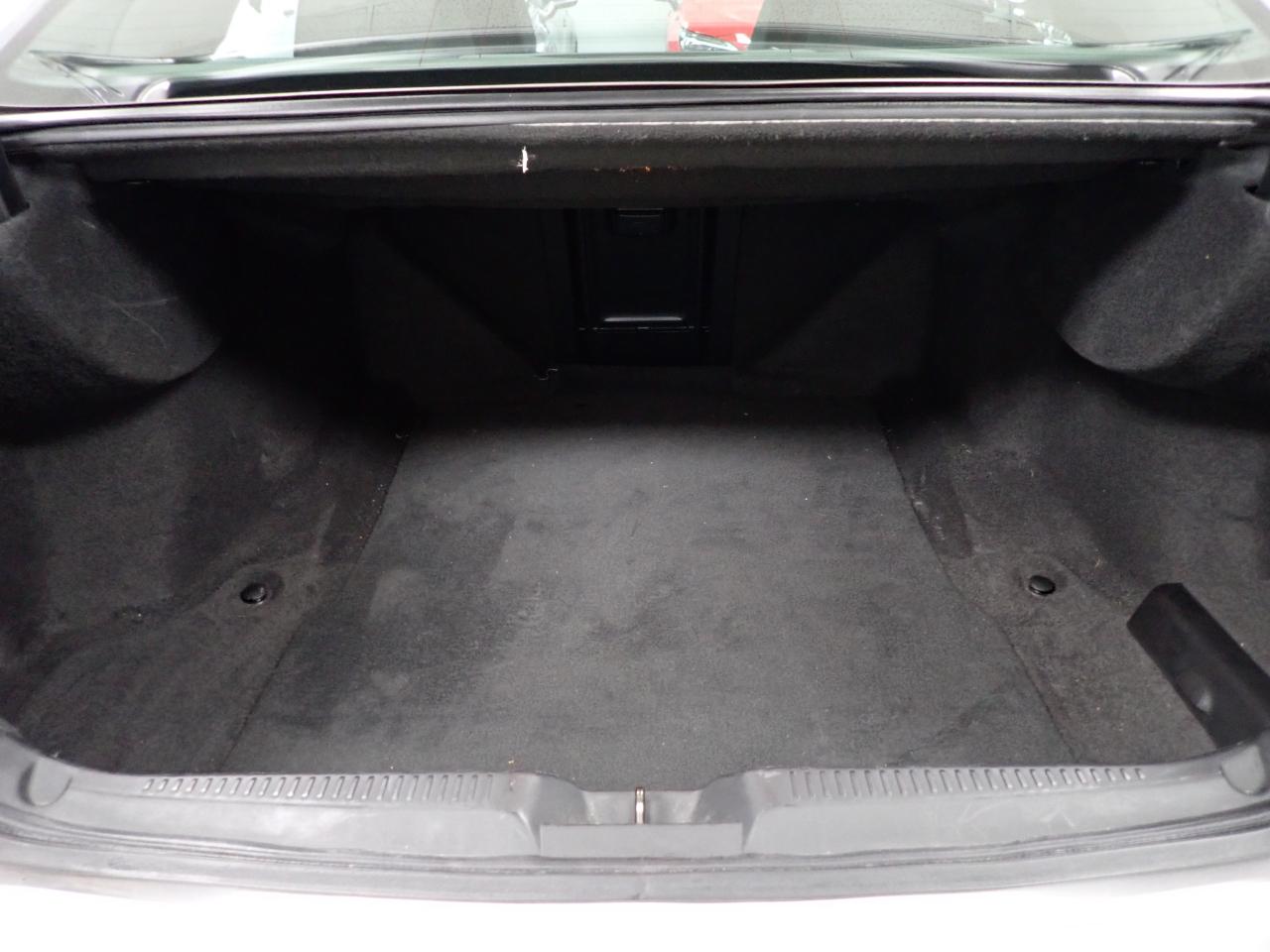 Acura TL 5-Speed AT with Navigation System 2008