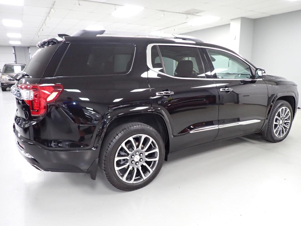 GMC Acadia Denali AWD 2021