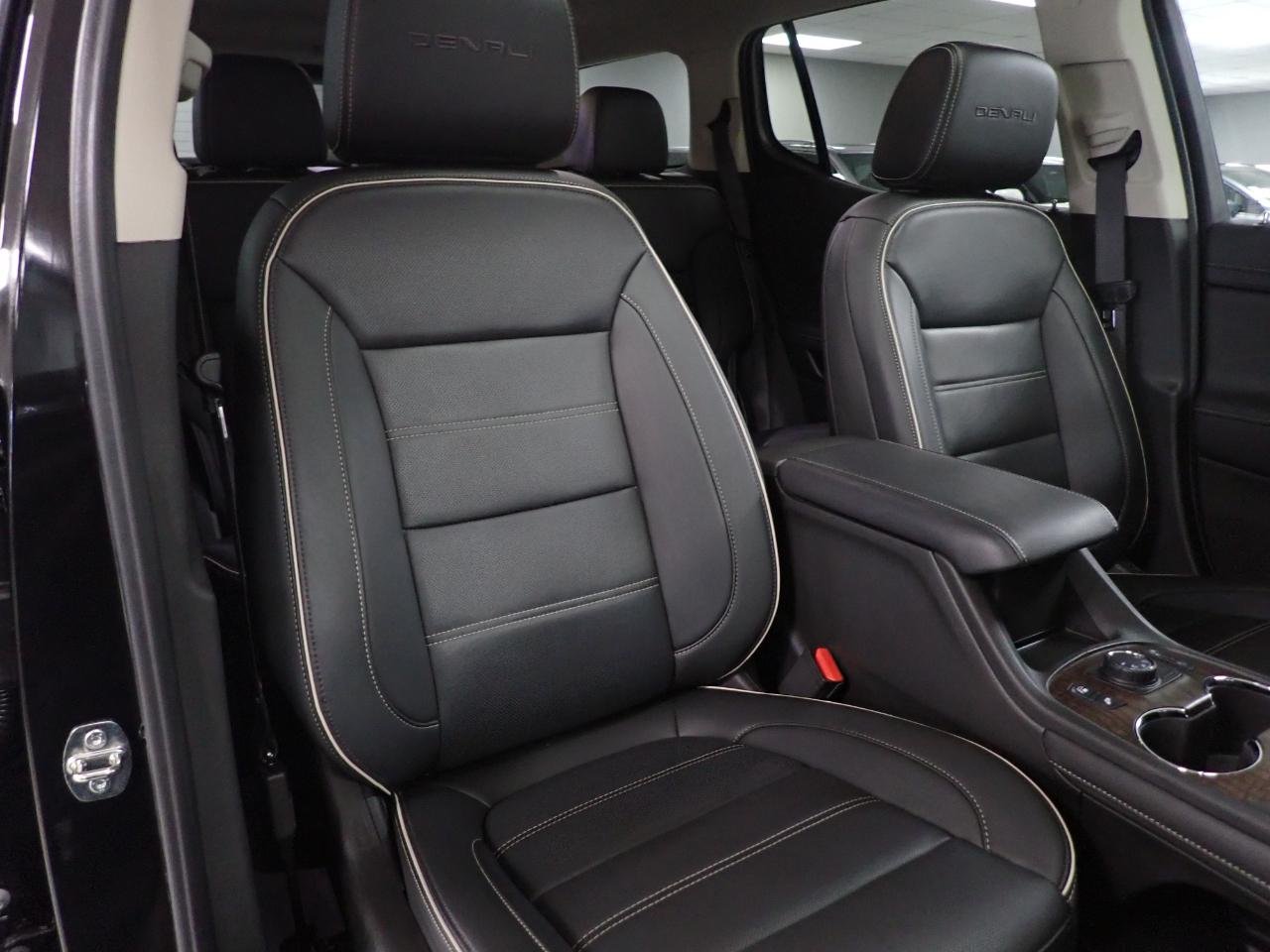 GMC Acadia Denali AWD 2021