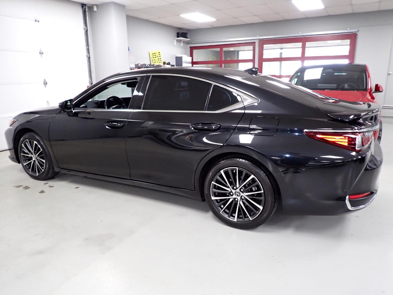 Lexus ES 300h 2024