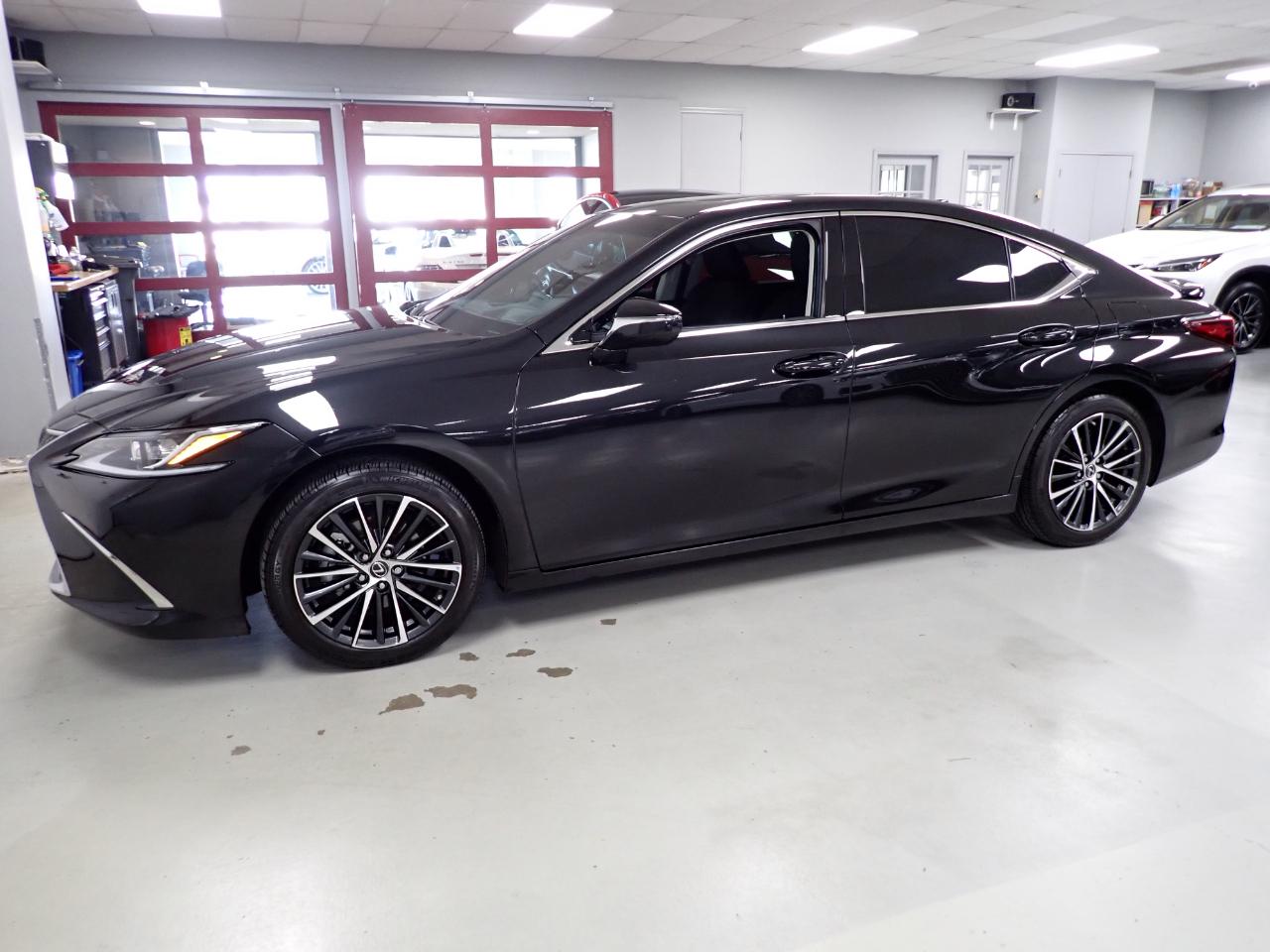 Lexus ES 300h 2024