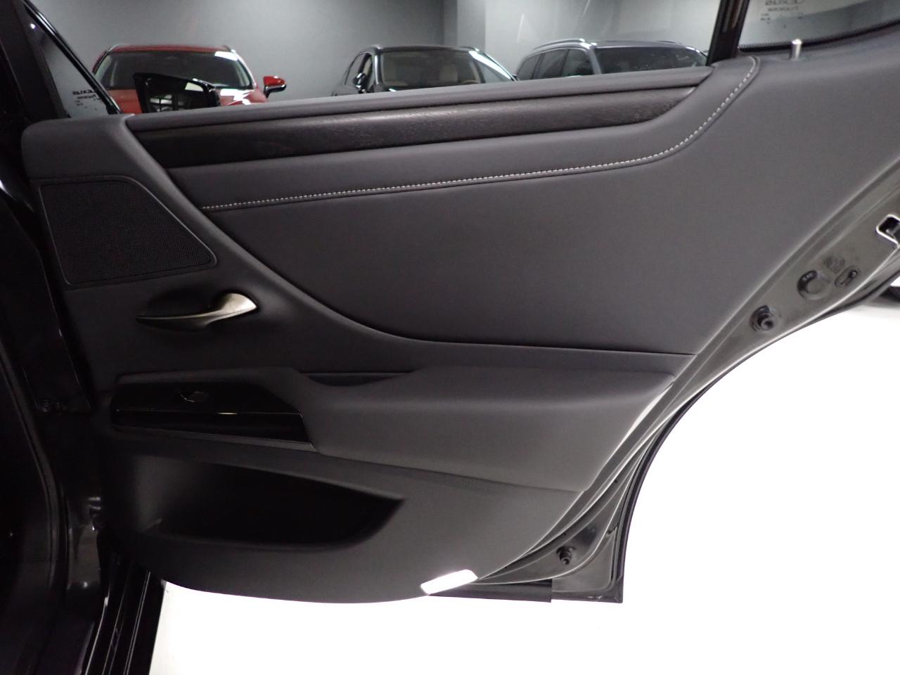 Lexus ES 300h 2024