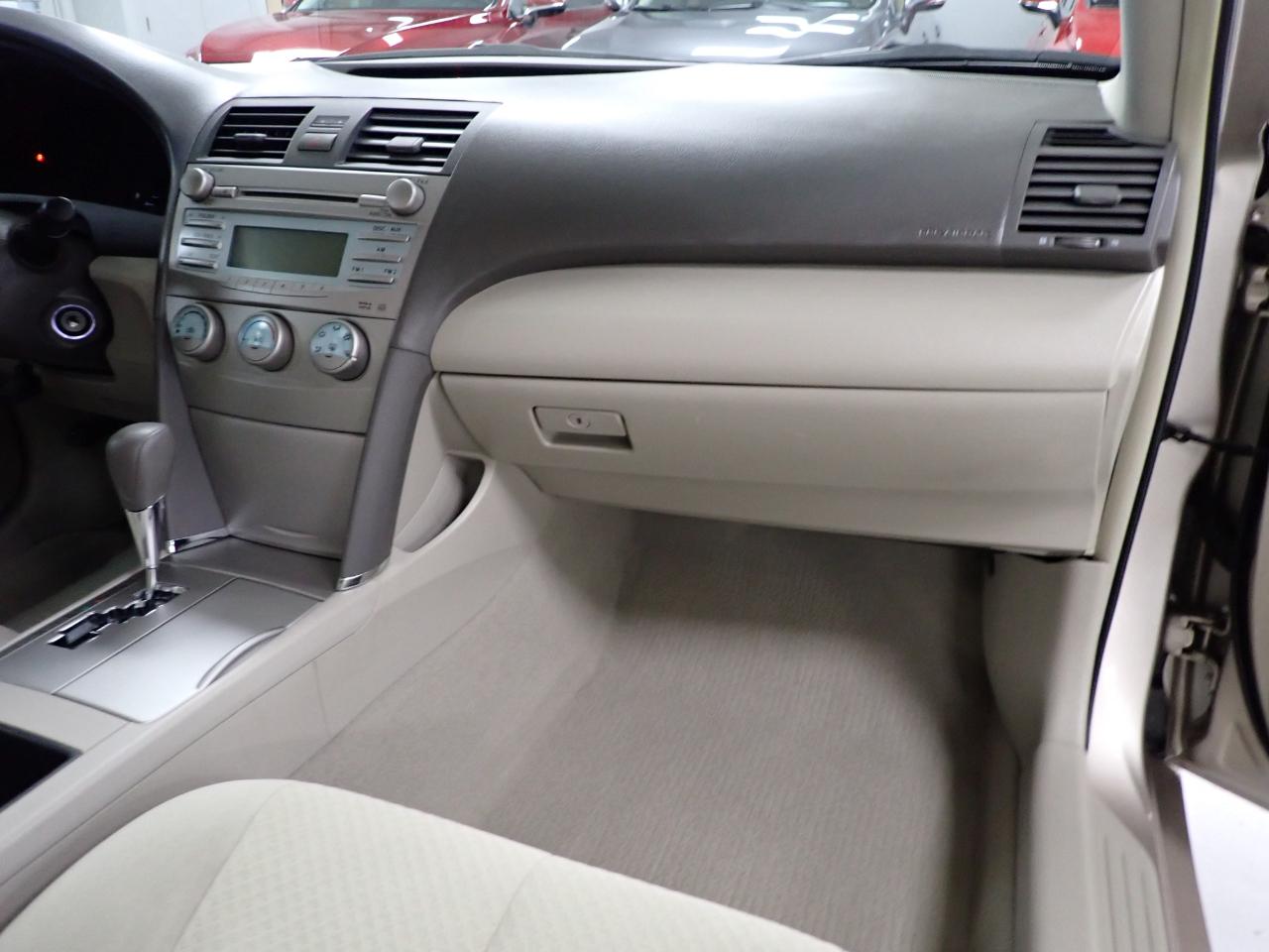 Toyota Camry XLE 5-Spd AT 2009