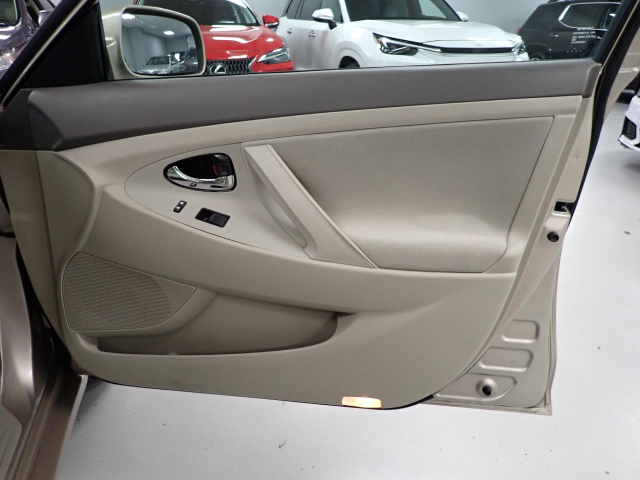 Toyota Camry XLE 5-Spd AT 2009