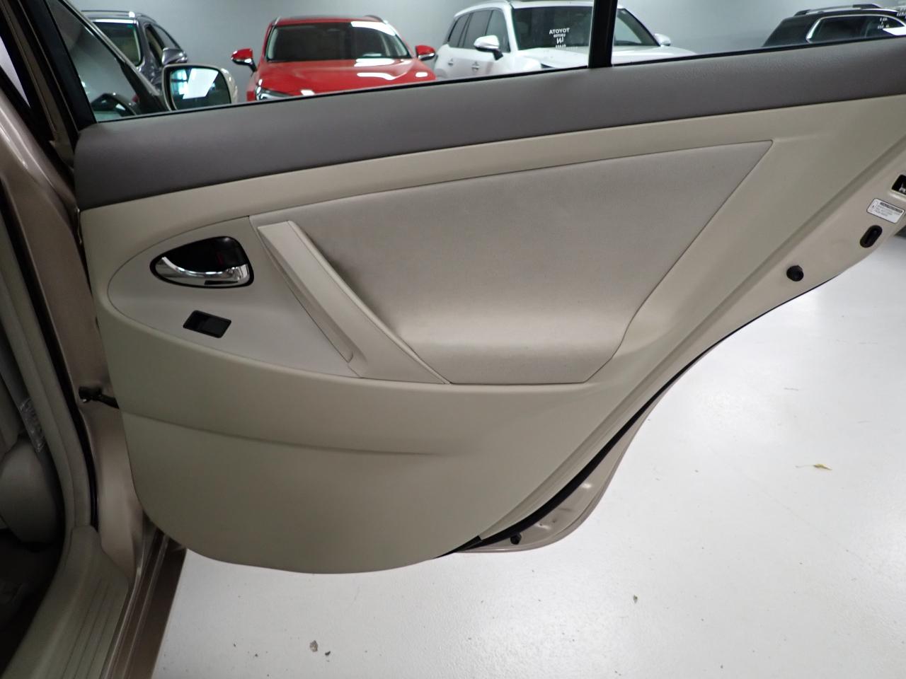 Toyota Camry XLE 5-Spd AT 2009