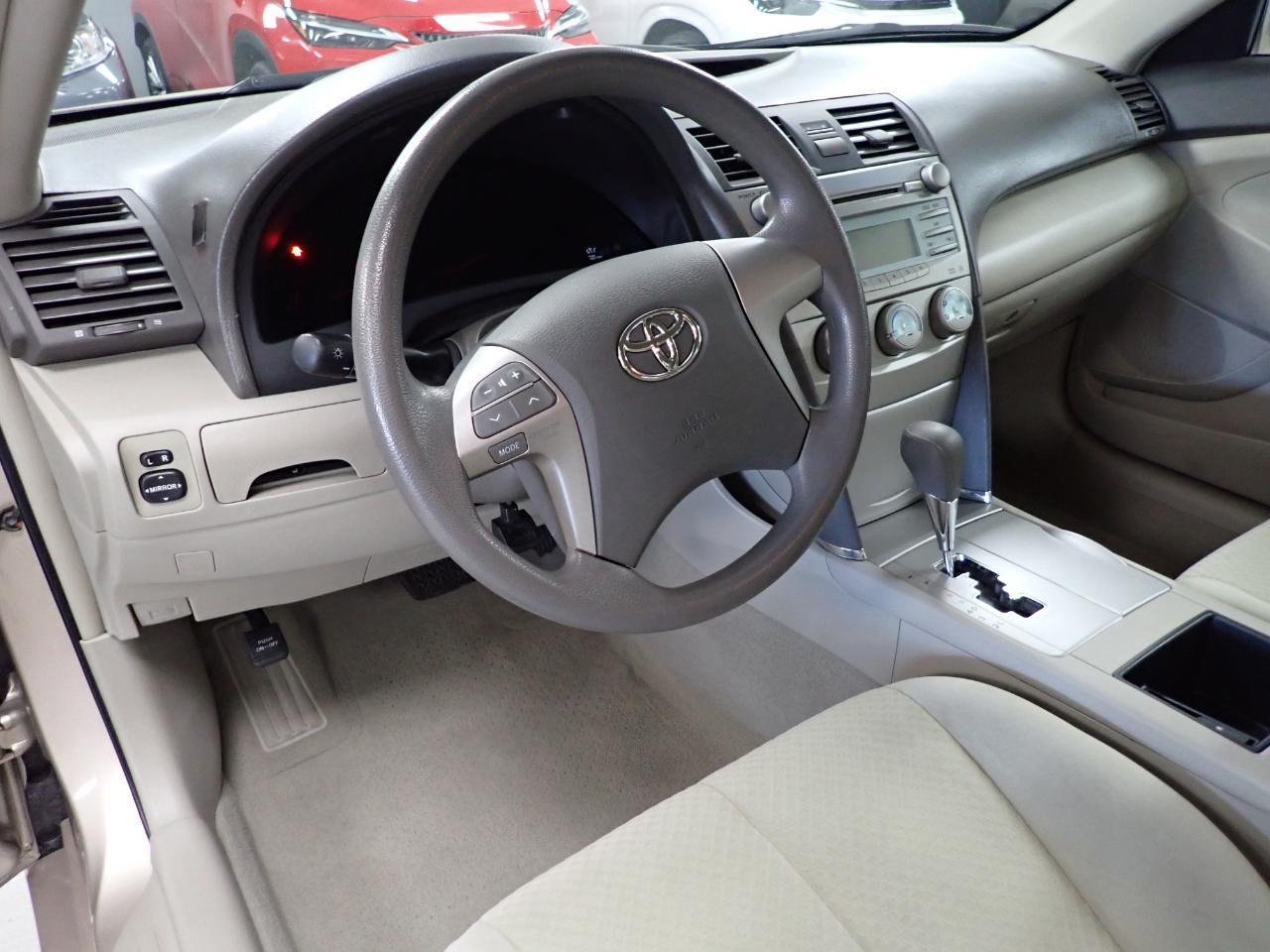 Toyota Camry XLE 5-Spd AT 2009