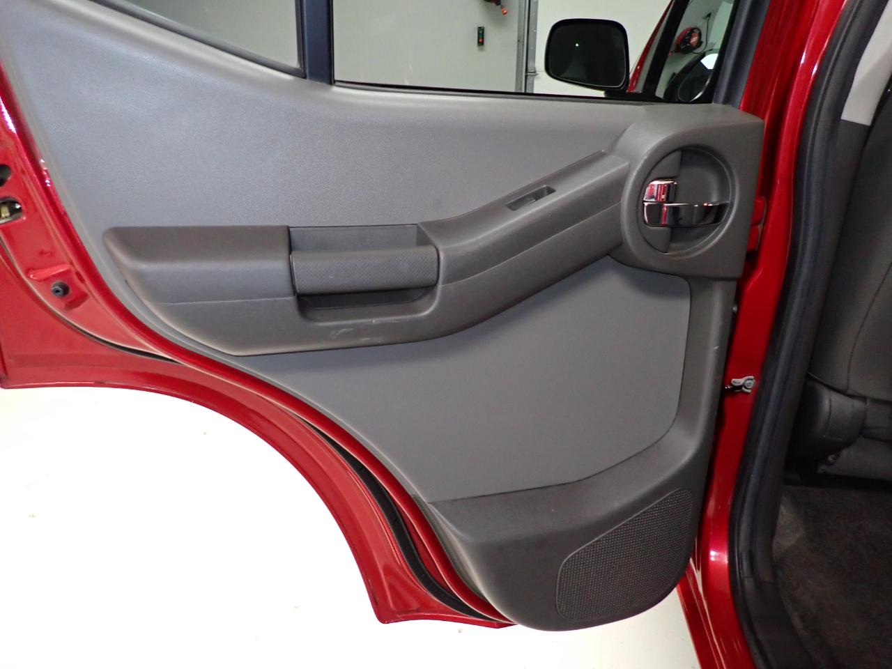 Nissan Xterra X 4WD 2011