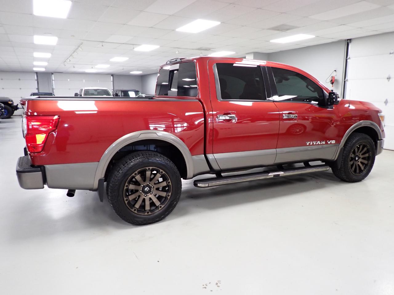 Nissan Titan PRO-4X Crew Cab 4WD 2018