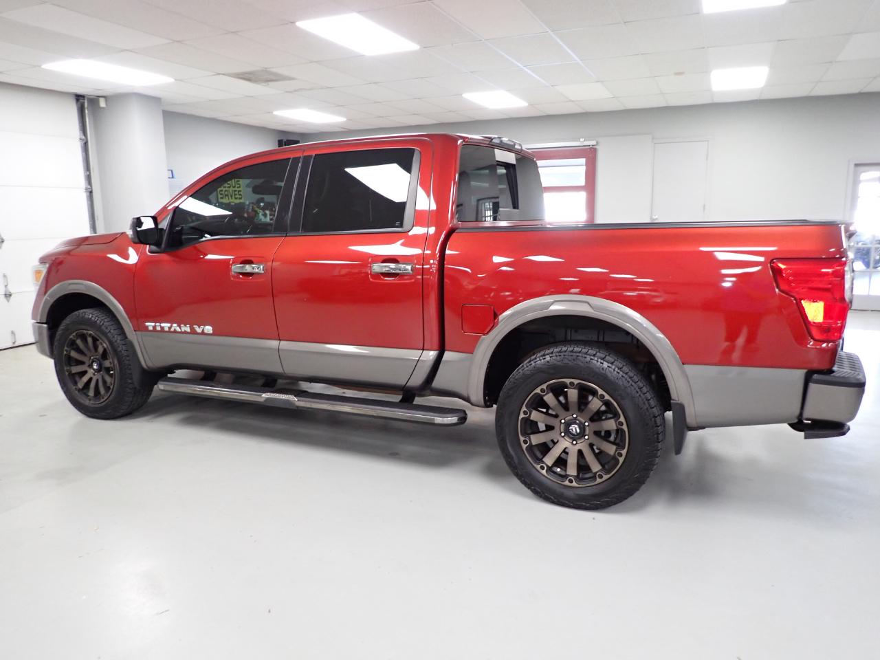 Nissan Titan PRO-4X Crew Cab 4WD 2018