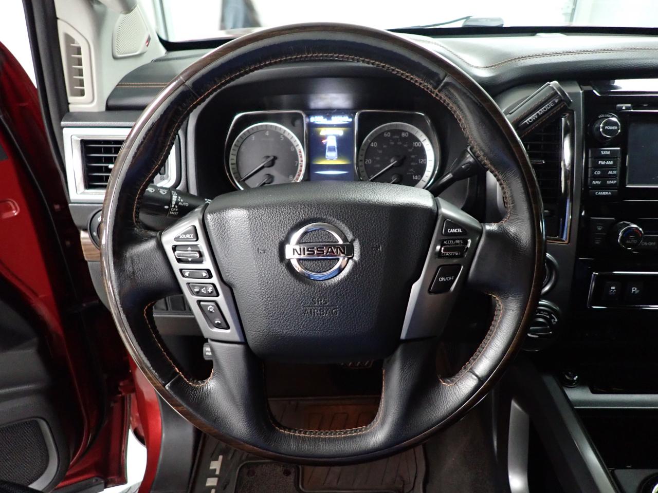 Nissan Titan PRO-4X Crew Cab 4WD 2018