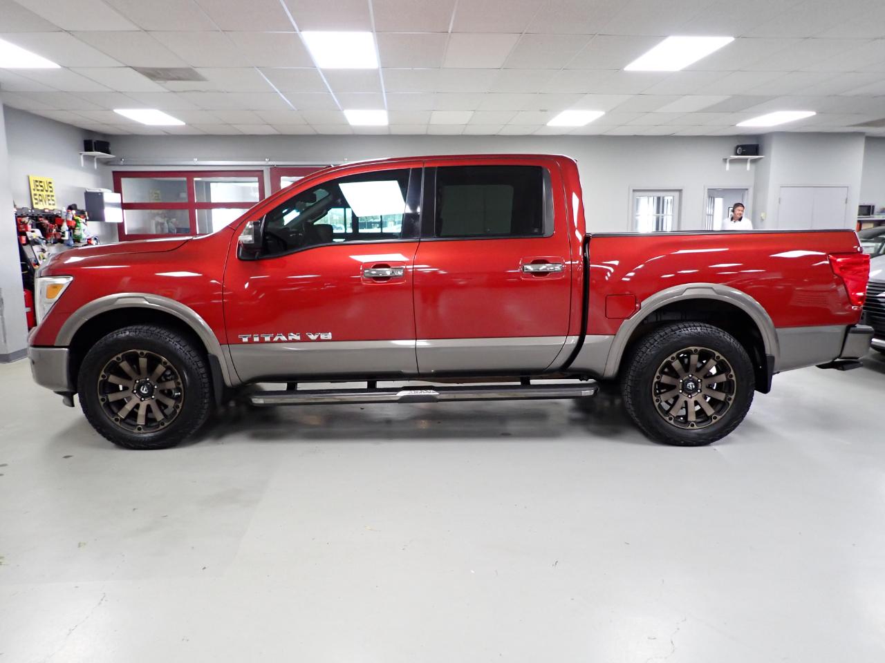 Nissan Titan PRO-4X Crew Cab 4WD 2018