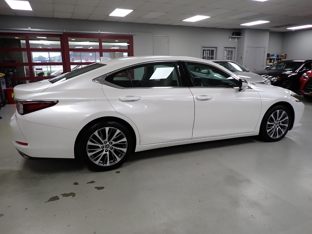 Lexus ES 350 Luxury 2019