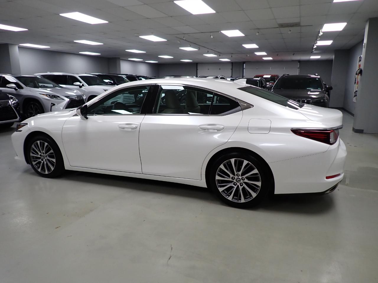 Lexus ES 350 Luxury 2019