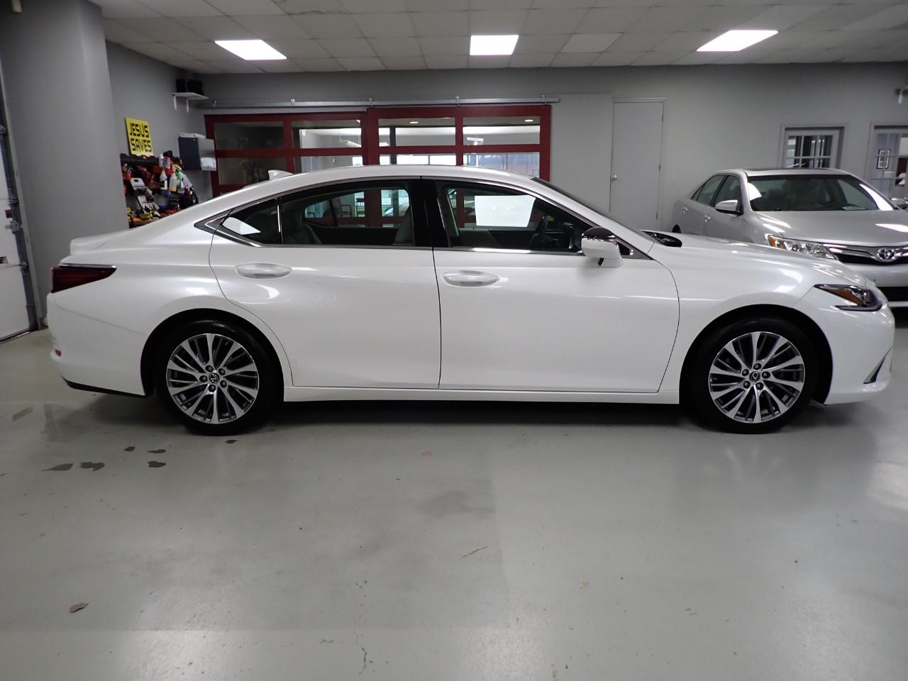 Lexus ES 350 Luxury 2019