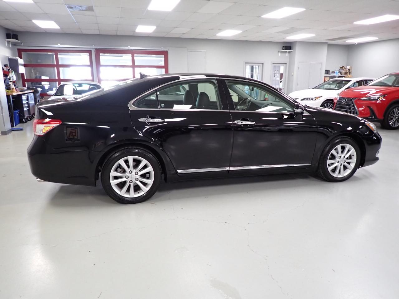 Lexus ES 350 Sedan 2012