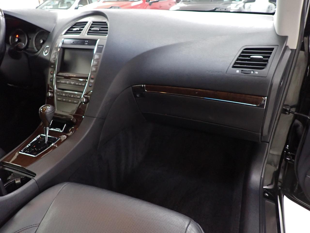 Lexus ES 350 Sedan 2012