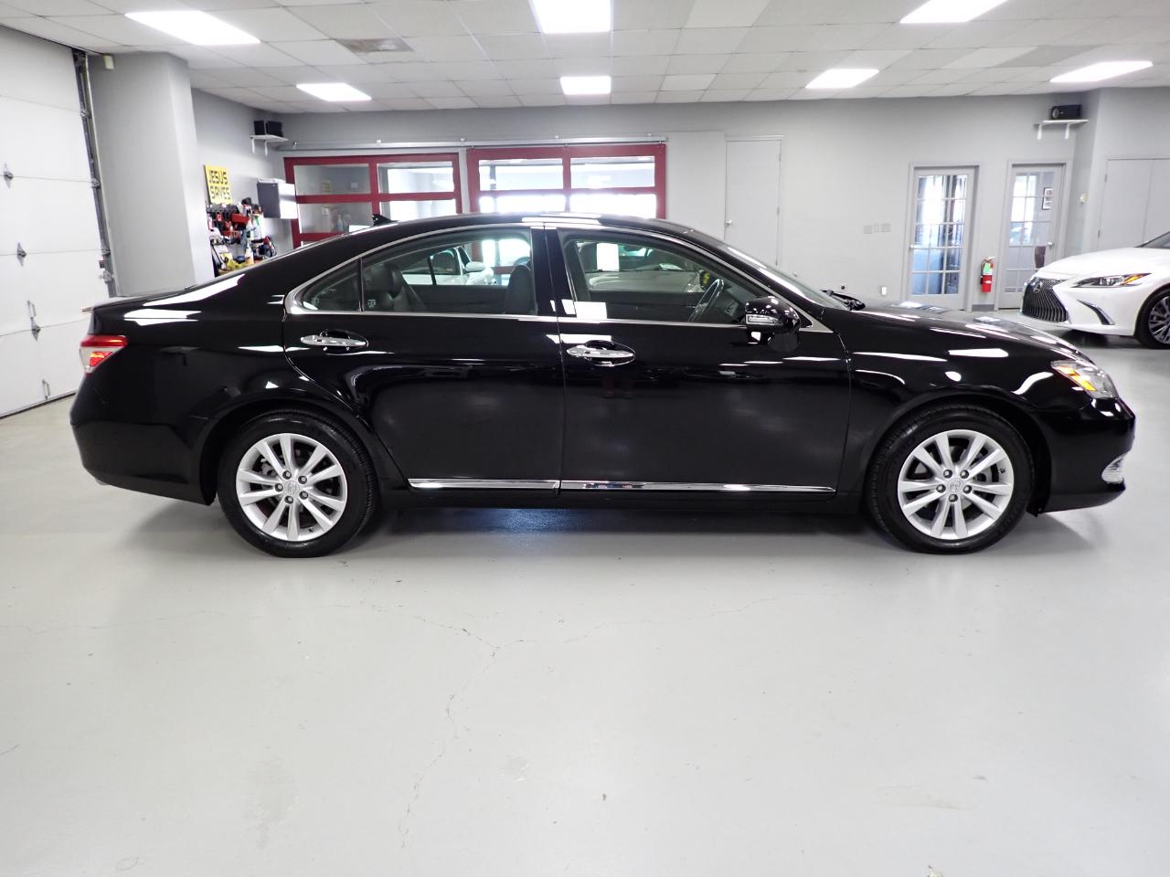 Lexus ES 350 Sedan 2012