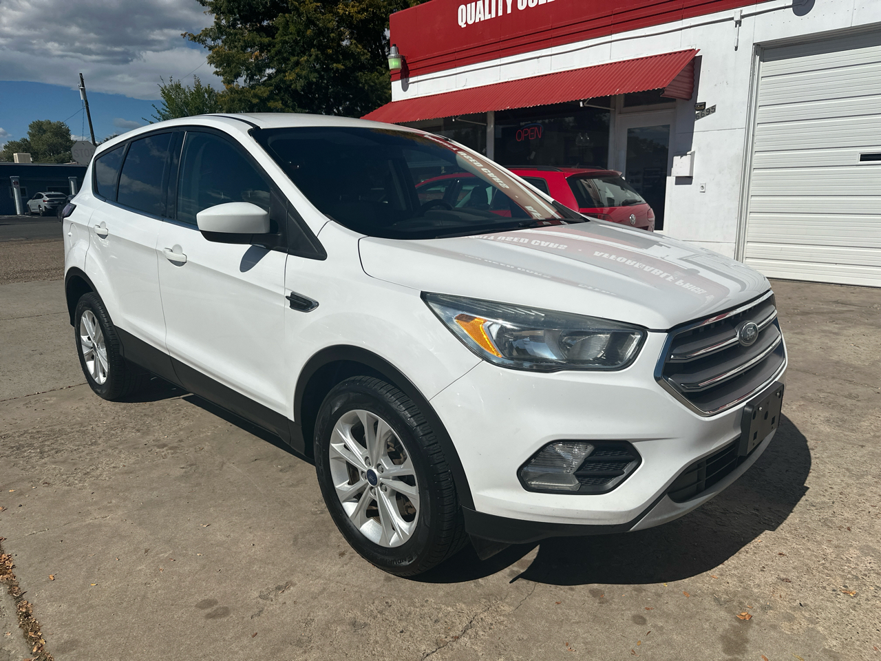 2017 Ford Escape SE photo 2